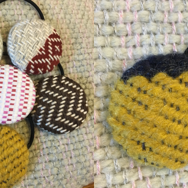 手織りくるみボタン