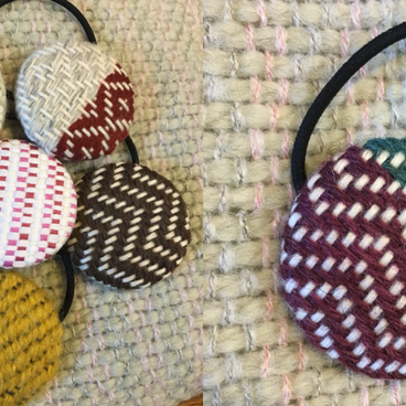 手織りくるみボタン