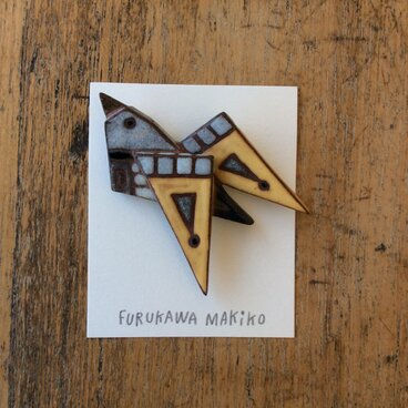 トリブローチ(№321)