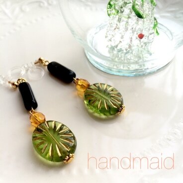 ボヘミアンガラスビーズ（グリーン）