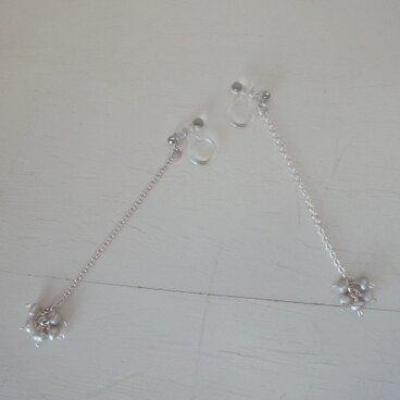 グレーパールのゆらゆらイヤリング