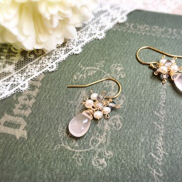 【14Kgf】ローズクォーツのしゃらしゃらピアス