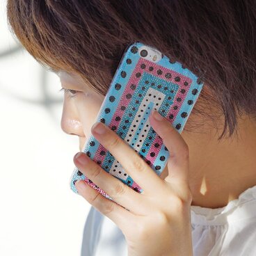 世界に一つの手描きスマホケース！小さくなる窓