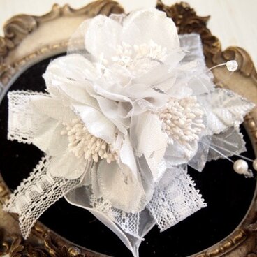 結婚式・卒園・入学式にぴったり大人可愛い華やかコサージュB