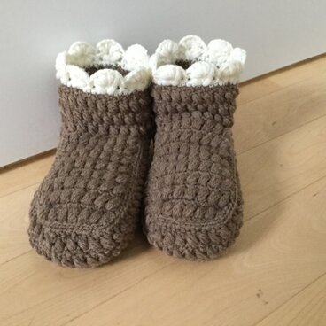 ぽこぽこ玉編みのルームブーツ(ブラウン)