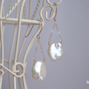 再販：芥子パールのスイングピアス