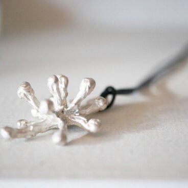 【housi胞子のネックレス】