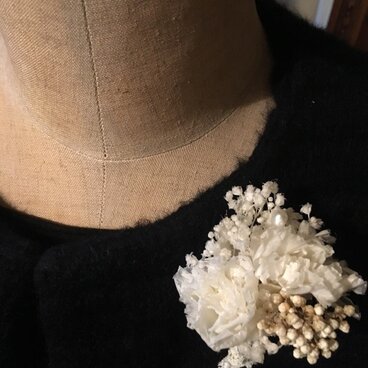 コサージュホワイトブーケ