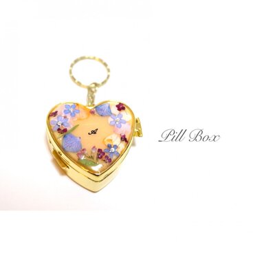 彩りイニシャルピルケース