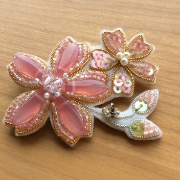 [受注制作] 桜ブローチ [桜咲く・金]