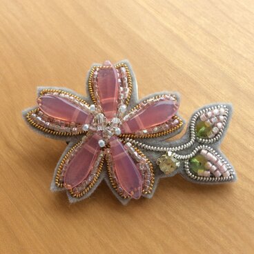 [受注制作] 桜ブローチ [花曇り　その②]