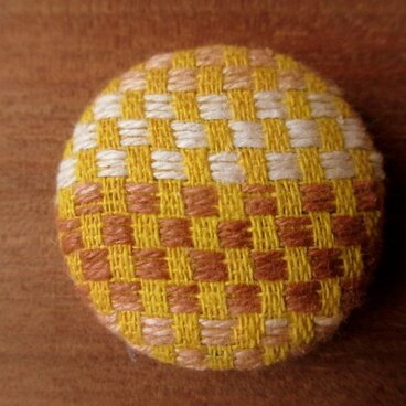 刺し子の大きなくるみボタン
