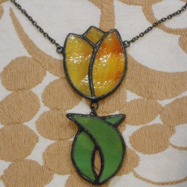 ステンドグラスペンダント　ちゅーりっぷ　きいろ