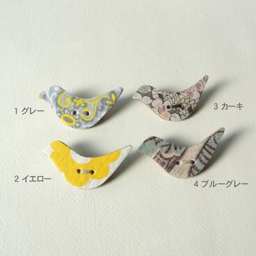 とりのブローチ　花柄