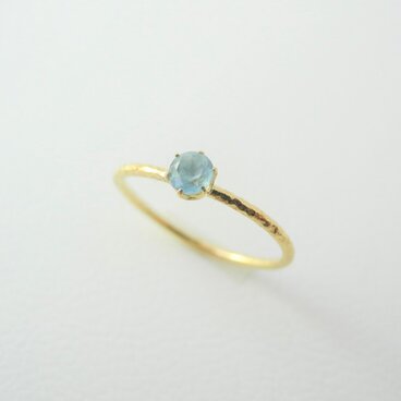 季節のかけら　ピンキーリング　ブルートパーズ　K18イエローゴールド