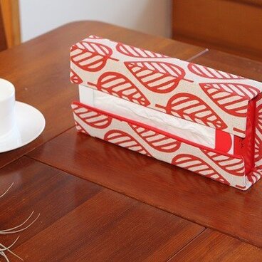 北欧柄ティッシュケース・強力マグネット式☆冷蔵庫やスチール製デスクサイドに　