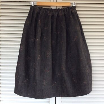 受注制作：墨染めリトアニアリネンのスピントップスカート