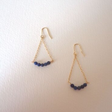 ラピスラズリのピアス（ラウンドカット）