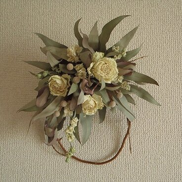 COLORS+バラとユーカリのリース