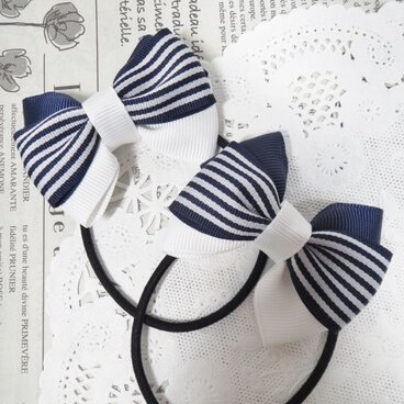 ★りぼん★　白と紺と紺ストライプのトリプルリボンのヘアゴム