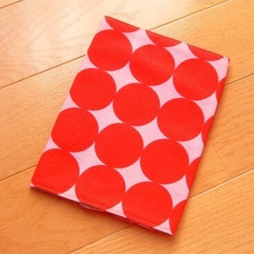 大きなドット　赤×ピンク　文庫本ブックカバー