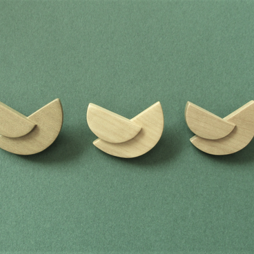 木製のシンプルブローチ tier series No.3 (br003)