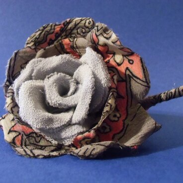 【送料無料】アンティーク生地のカジュアルコサージュ