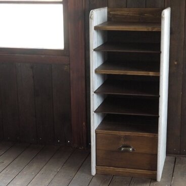 アンティーク調のランドセルラック