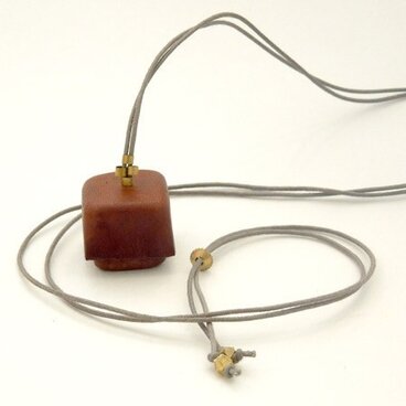 客注 | ヌメ イヤリングケース　BR×BE