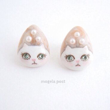 【14kgf】lady white catの耳飾り♡aerinite green color