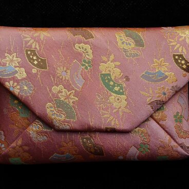 ピンクの数寄屋袋