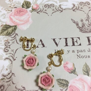 薔薇のイヤリング