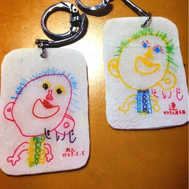 お子様のらくがき・写真そのまま【コラージュなし】プラ板キーホルダーに