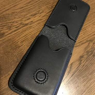 ブラック縦長カードケース