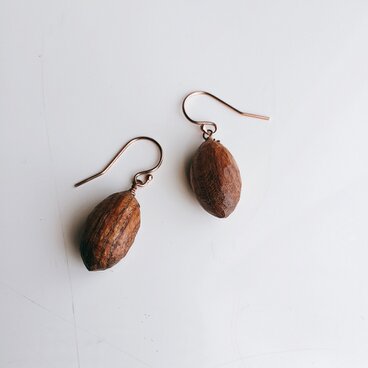 アーモンドみたいなピアス