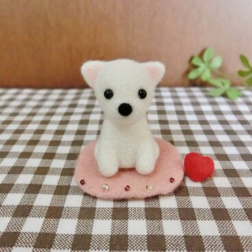 お座りミニチワワ☆