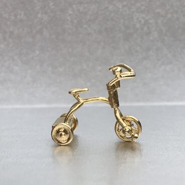 Tricycle pendant - Gold