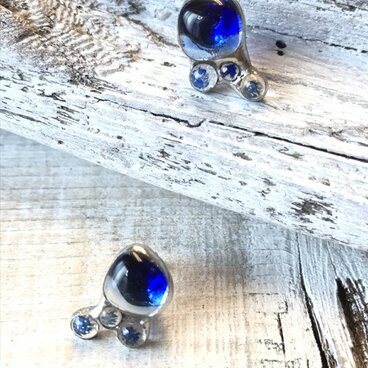 海の記憶  小さなステンドグラスのピアス