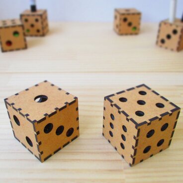 【２個セット】ダイス型ペンスタンド