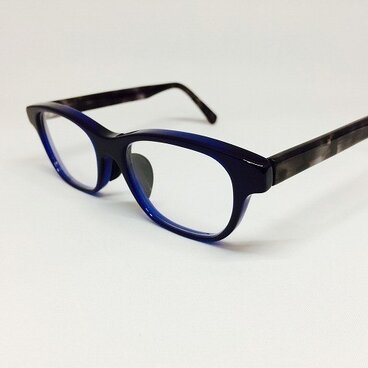 クリアネイビー＆黒べっ甲カラーの渋いメガネ（メガネフレーム）