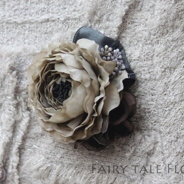 ラナンキュラス　コサージュ　◇グレー×パープル◇