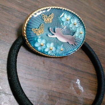 猫と蝶と花のヘアゴム