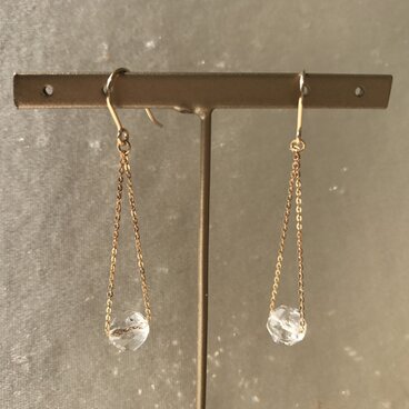 スターカット（水晶）ピアス