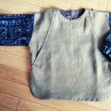 黒モン族藍染布のお袖のKidsスモッグ