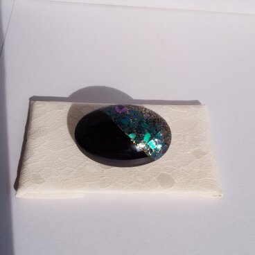 螺鈿と漆塗のモダン帯留め