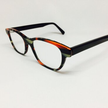 サーモン＆ブラックのゴージャスメガネ（メガネフレーム）