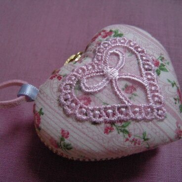 ちょっと大きめハートのマカロン