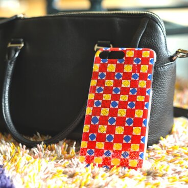 世界に一つの手描きスマホケース！欧風タイル・赤