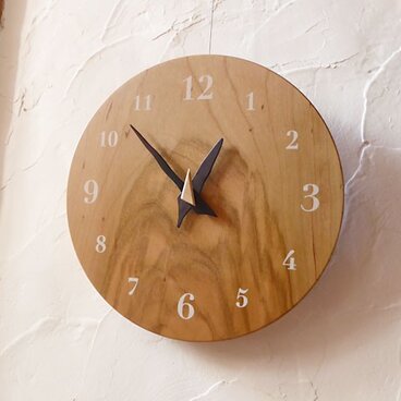 ヤマザクラの時計　26センチ　072s　文字盤白色