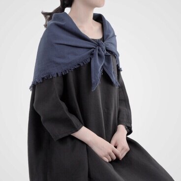 素朴なガーゼショール〈ネイビー〉